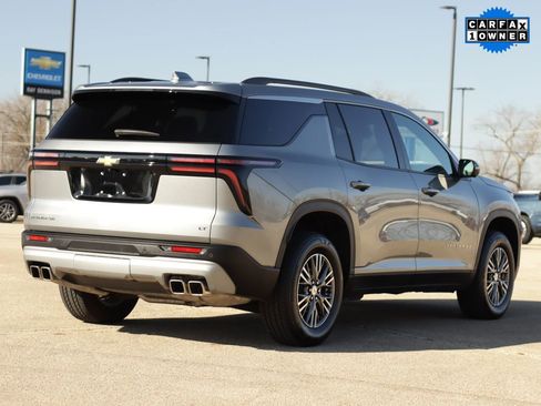 Used 2024 Chevrolet Traverse LT image 7