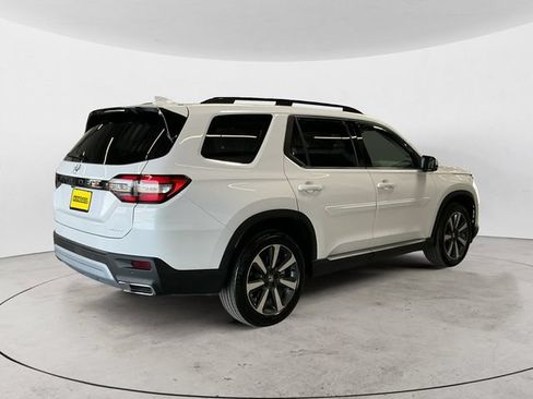 Used 2025 Honda Pilot Elite image 5