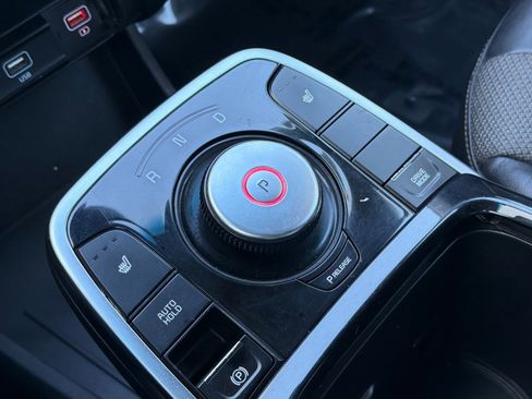 Used 2020 Kia Niro EX image 17