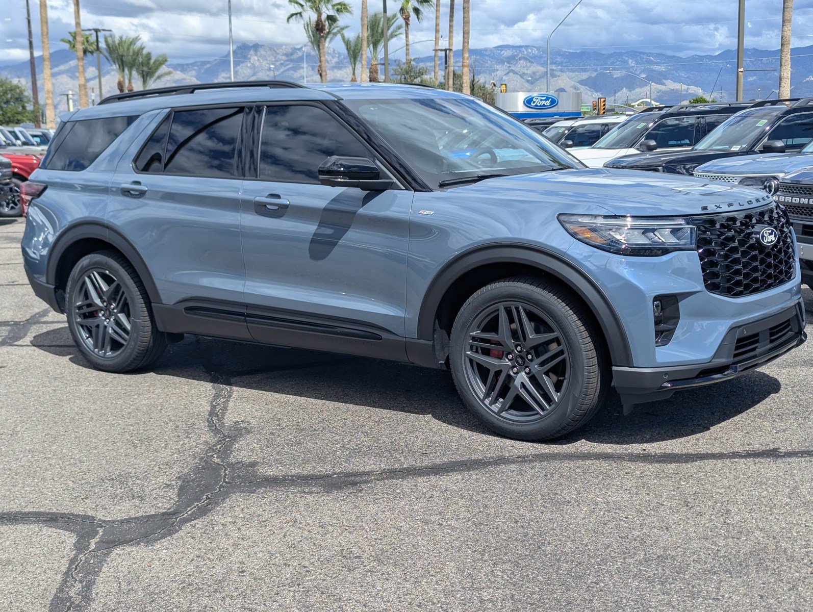 New 2027 Ford Explorer ST-Line w/ Premium Package RWD image 1