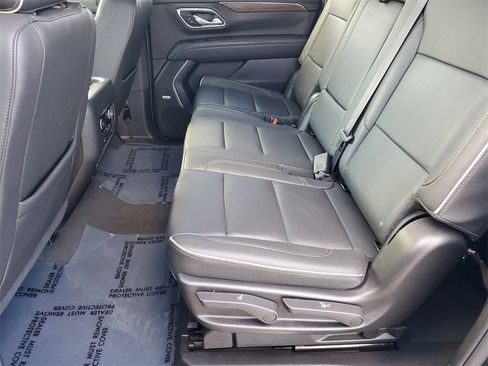 Used 2024 Chevrolet Suburban Premier image 21