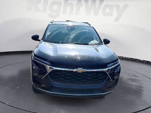 Used 2024 Chevrolet Trax LT FWD image 8