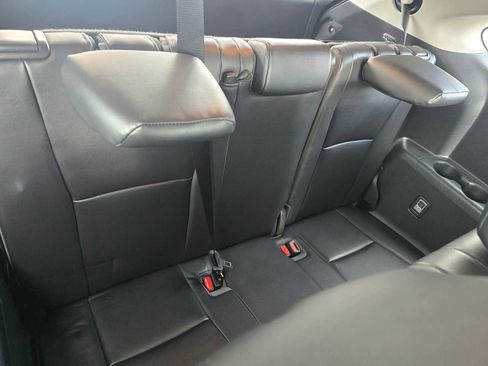 Used 2022 Toyota Highlander XLE image 16