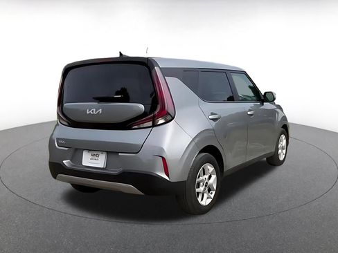 Used 2025 Kia Soul LX w/ LX Technology Package FWD image 12