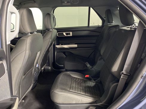 Used 2021 Ford Explorer XLT AWD/4WD image 17