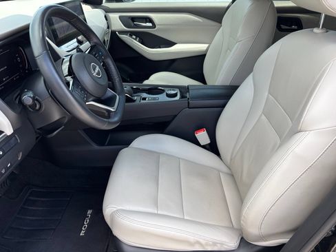 Used 2024 Nissan Rogue SL AWD/4WD image 14