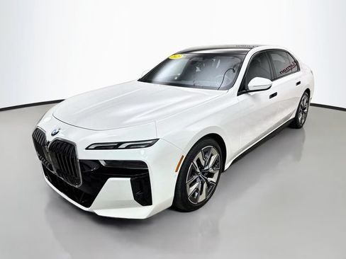 Used 2023 BMW 740i RWD image 3
