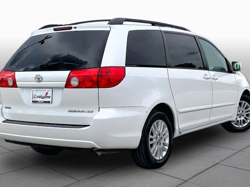 Used 2010 Toyota Sienna XLE w/ Towing Prep Pkg FWD image 12