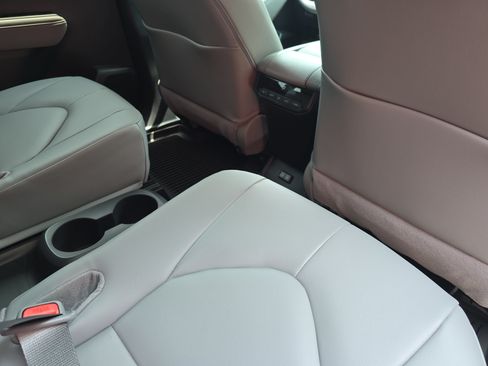 New 2026 Toyota Highlander XLE AWD/4WD image 11