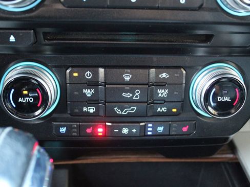 Used 2017 Ford F150 Lariat image 23