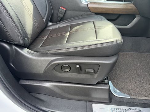 Used 2024 Chevrolet Silverado 3500 High Country w/ Technology Package image 24