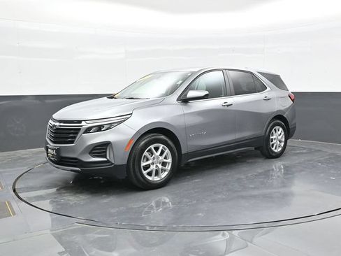 Used 2024 Chevrolet Equinox LT w/ LPO, Floor Liner Package FWD image 3