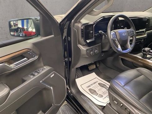 Used 2024 Chevrolet Silverado 1500 RST AWD/4WD image 19
