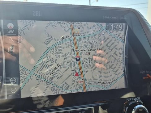 Used 2021 Toyota Highlander Platinum image 10