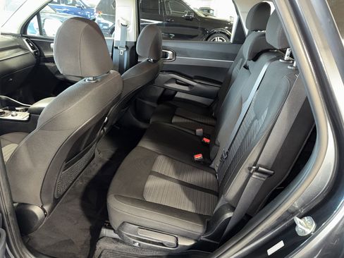 Used 2023 Kia Sorento LX image 15
