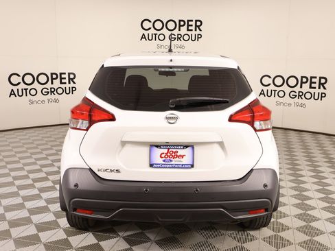 Used 2020 Nissan Kicks S image 20