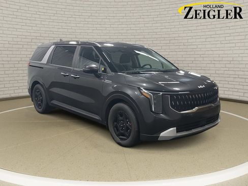 New 2026 Kia Carnival FWD image 3