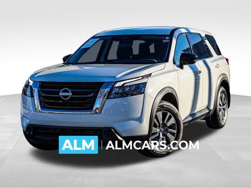 Used 2025 Nissan Pathfinder S image 1