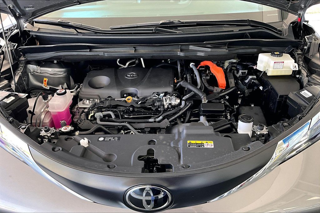 Certified 2026 Toyota Sienna LE AWD/4WD image 31