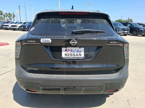 New 2026 Nissan Kicks SV w/ SV Premium Package FWD image 5