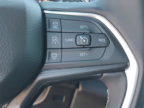 New 2025 Jeep Grand Cherokee L Altitude RWD image 21