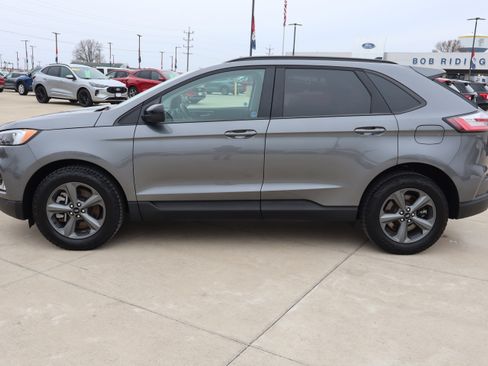 Used 2024 Ford Edge SEL w/ Sport Appearance Package image 8