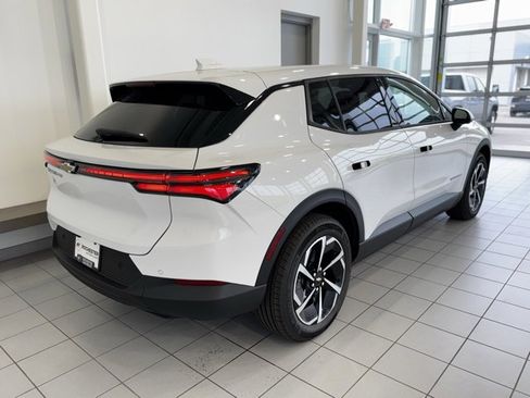 New 2026 Chevrolet Equinox EV LT image 34