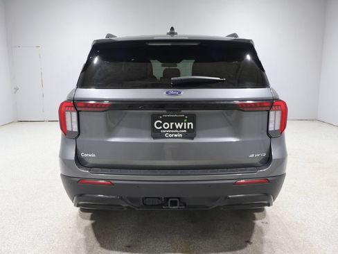 Used 2025 Ford Explorer ST-Line w/ ST-Line Street Pack AWD/4WD image 3
