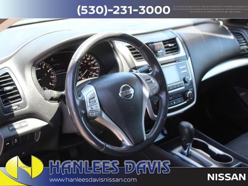 Used 2016 Nissan Altima 2.5 SV w/ Convenience Package FWD image 11