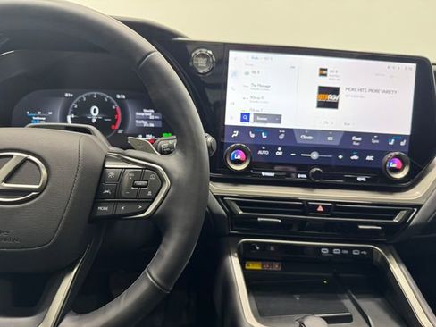 Used 2025 Lexus TX 350 AWD image 23
