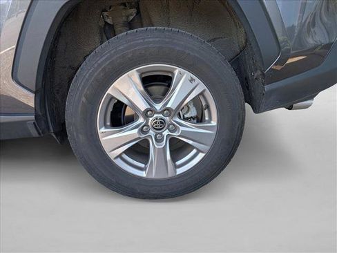 Used 2025 Toyota RAV4 XLE AWD/4WD image 13