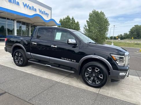 Used 2020 Nissan Titan Platinum Reserve w/ Moonroof Package AWD/4WD image 2