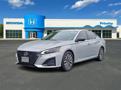 Used 2024 Nissan Altima 2.5 SV