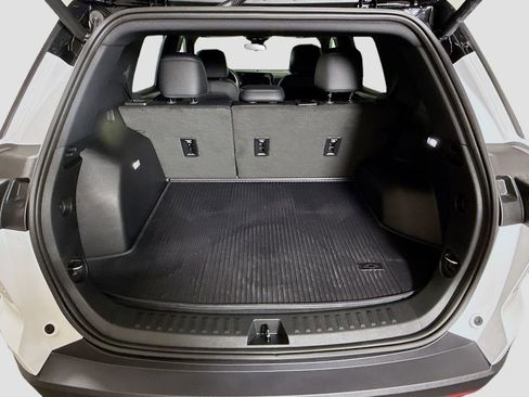 New 2026 Chevrolet Equinox LT w/ Convenience Package II AWD/4WD image 24