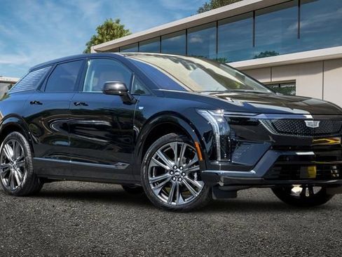 New 2026 Cadillac Optiq Sport 2 w/ LPO, Floor Liner Package image 2
