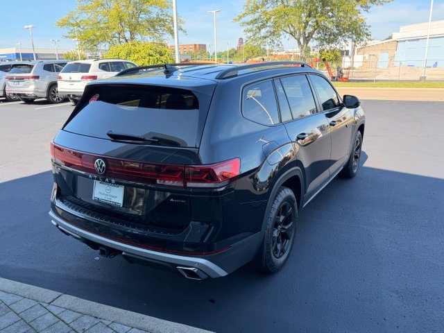 Certified 2024 Volkswagen Atlas Peak Edition SE AWD/4WD image 8