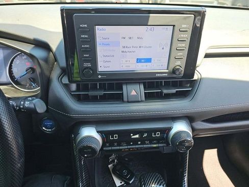 Used 2022 Toyota RAV4 XLE w/ Carpet Mat Package (TMS) AWD/4WD image 7