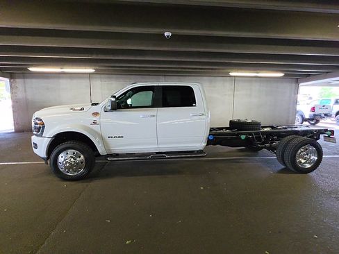 New 2026 RAM 5500 4x4 Crew Cab w/ Laramie Trim Package image 7