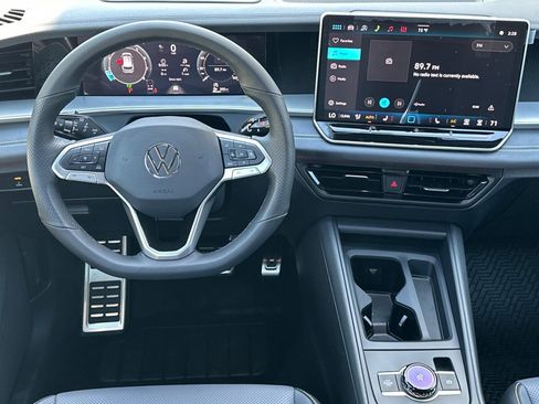 New 2026 Volkswagen Tiguan SE R-Line FWD image 12