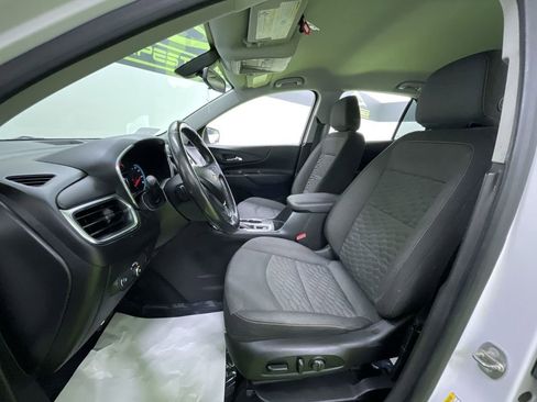 Used 2018 Chevrolet Equinox LT image 17