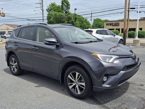 Used 2018 Toyota RAV4 XLE w/ Plus Extra Value Package AWD/4WD image 3