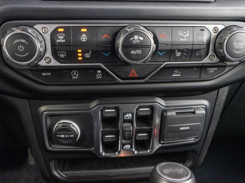 Used 2023 Jeep Wrangler Unlimited Sahara image 20