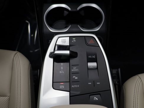 Certified 2025 BMW X1 xDrive28i w/ Technology Package image 10