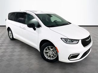 New 2026 Chrysler Pacifica Select FWD video 1