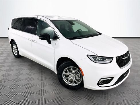 New 2026 Chrysler Pacifica Select FWD image 1