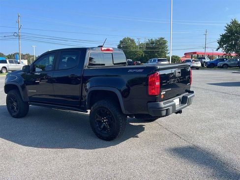 Used 2022 Chevrolet Colorado ZR2 w/ ZR2 Midnight Special Edition AWD/4WD image 4