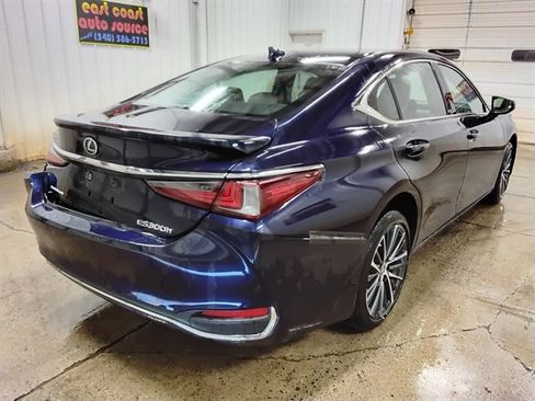 Used 2025 Lexus ES 300h w/ Premium Package FWD image 6