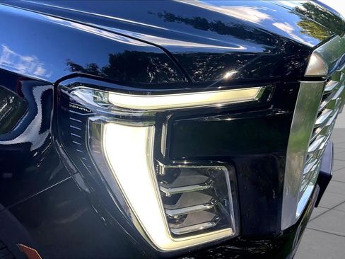 Used 2026 GMC Yukon Denali w/ Denali Reserve Package AWD/4WD image 26