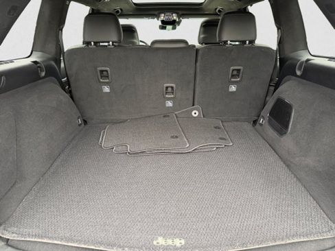 Used 2022 Jeep Grand Cherokee Summit AWD/4WD image 19