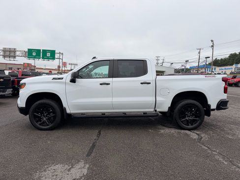 Used 2024 Chevrolet Silverado 1500 Custom Trail Boss w/ Turbomax Blackout Package AWD/4WD image 3